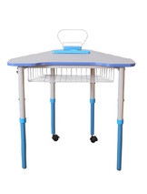 Стіл мобільний з регулюванням висоти та нахилу стільниці, з полицею